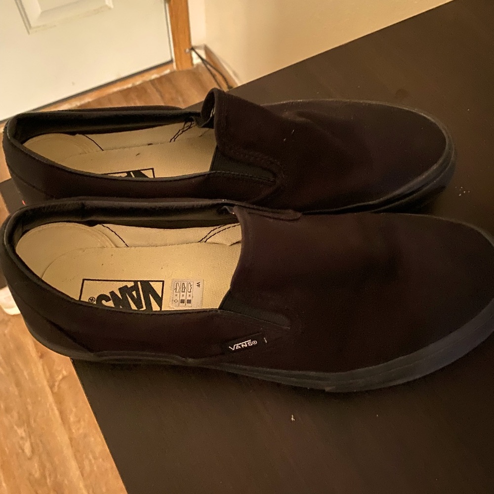 size 10.5 woman’s vans! never worn, just tried on i needed up not liking them.